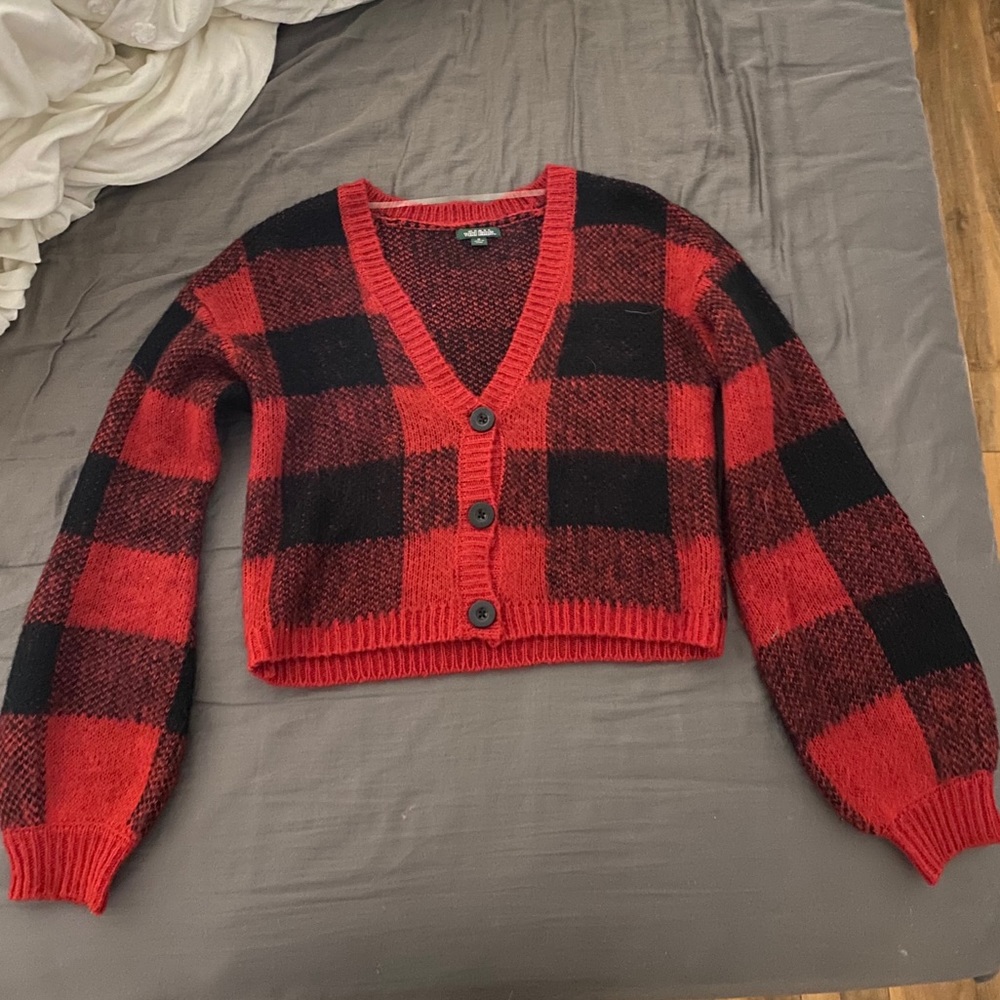 Plaid cropped cardigan sweater